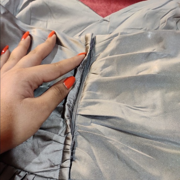 David’s bridal mercury grey satin pleated bust dress - Picture 5 of 7